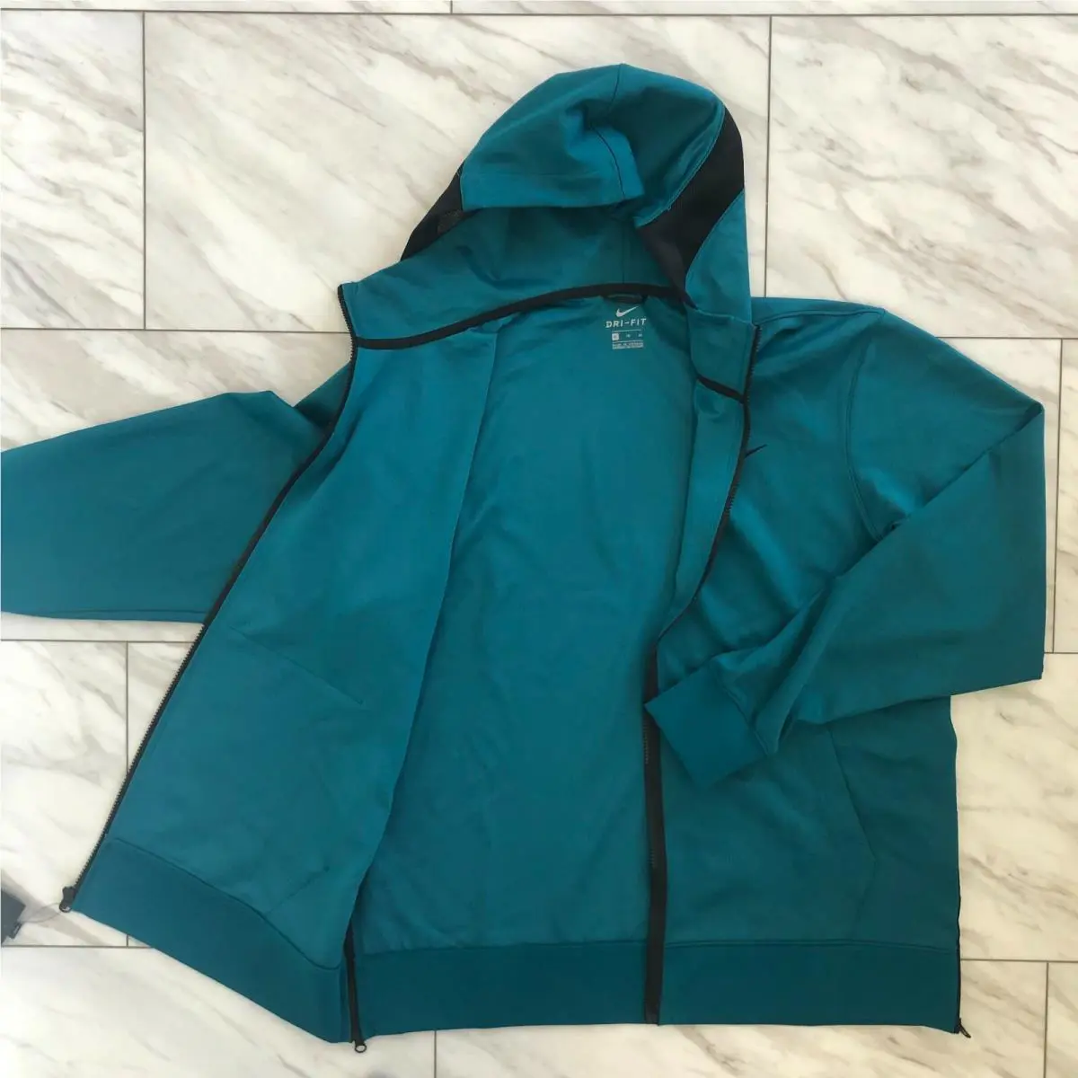 Nike clothing - Green (UPC: 194274886931) 6