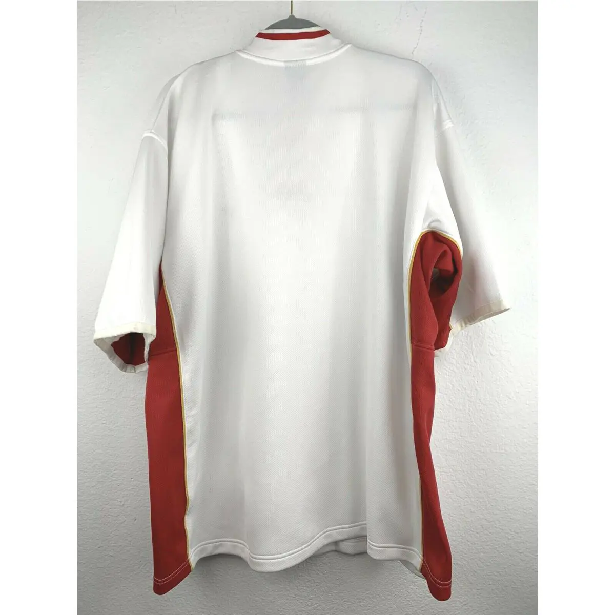 Nike clothing - White (UPC: 659658550063) 0
