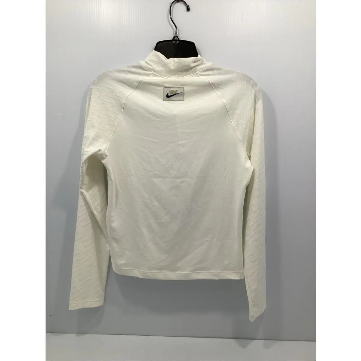Nike clothing - Ivory (UPC: 195242372241) 0