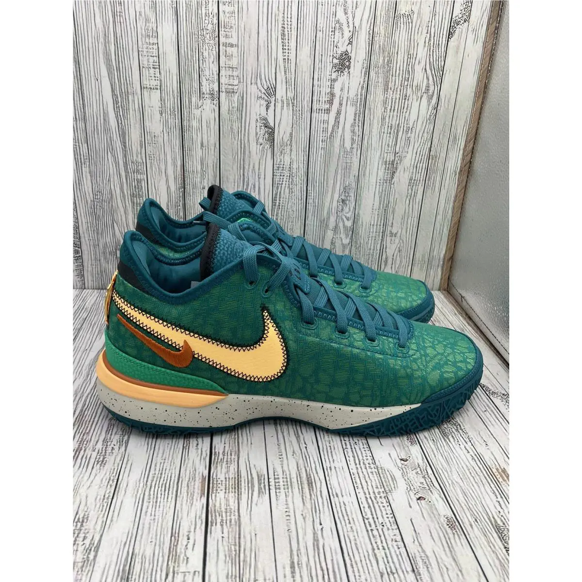 Nike shoes - Nike Zoom LeBron - Zoom LeBron - DR8784-301 - Green 1