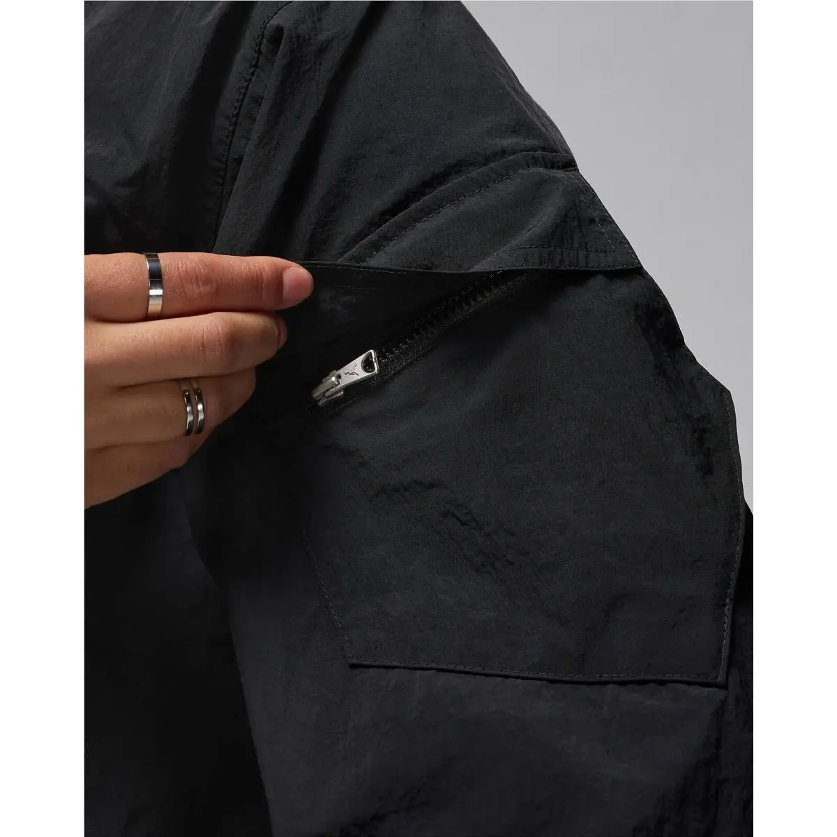 Nike clothing - Black (UPC: 886608860297) 4