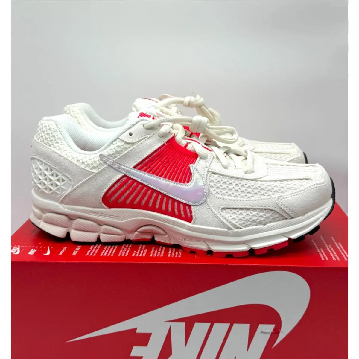 Nike Vomero 5 Sail Siren Red Shoes Sz 11 W / 9.5 M Sneaker HF5072-133