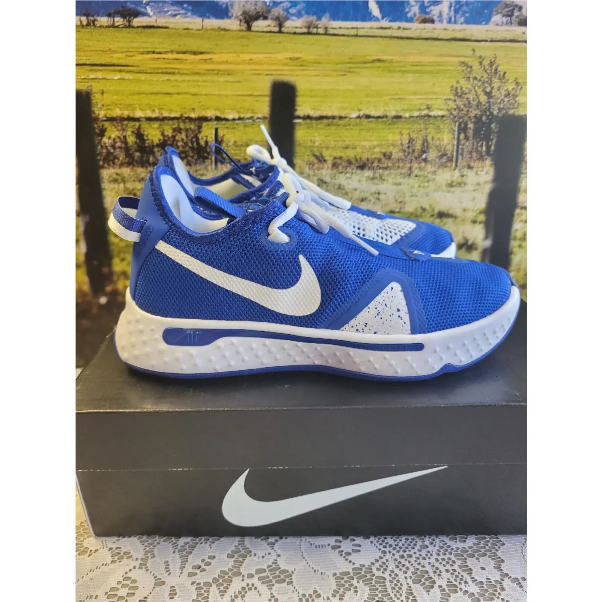 Nike shoes - White 2