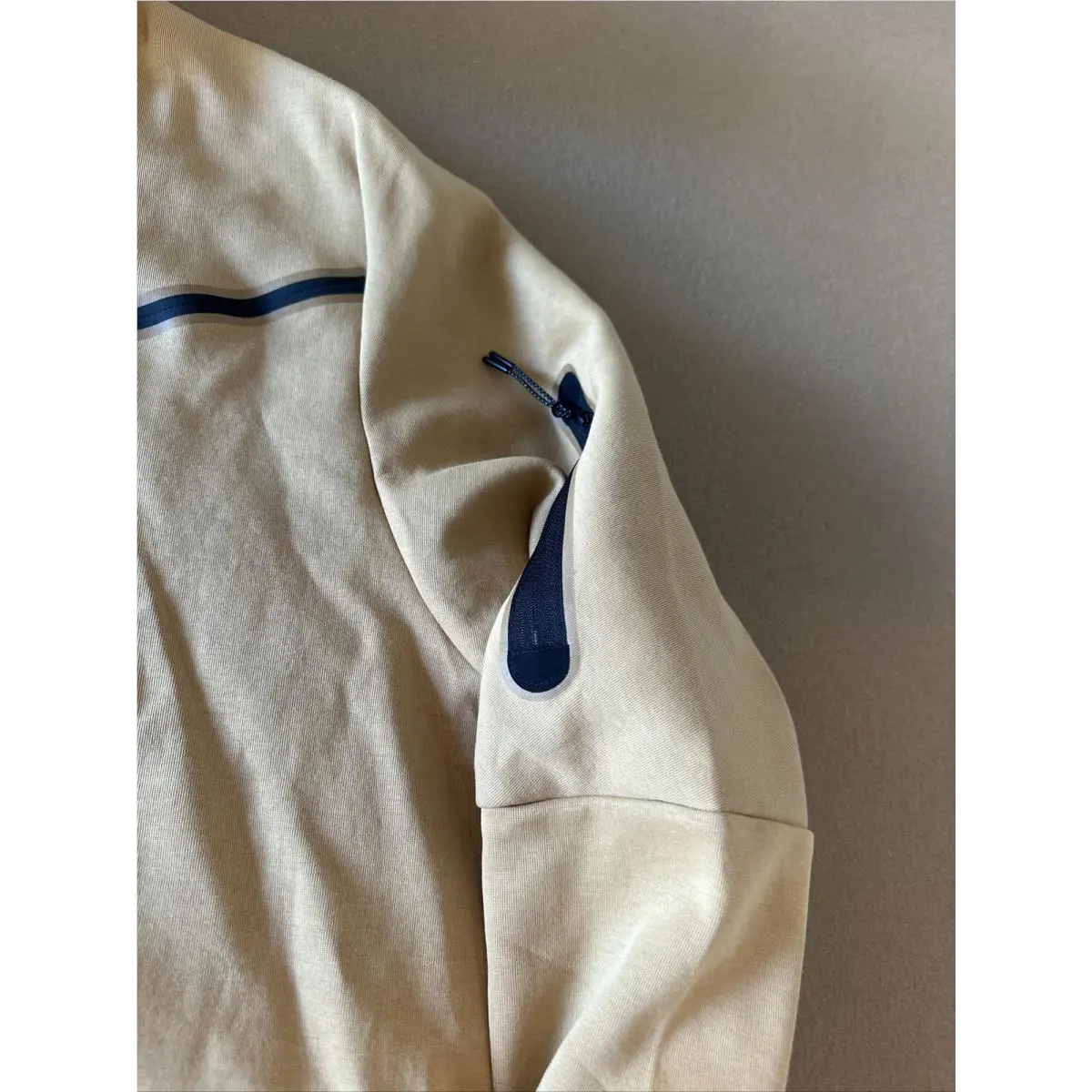 Nike clothing - Tan 1