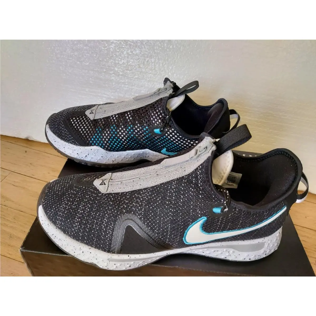 Nike PG 4 Paul George Size 9 White Blue Black CD5079-004 Basketball Zipper 5