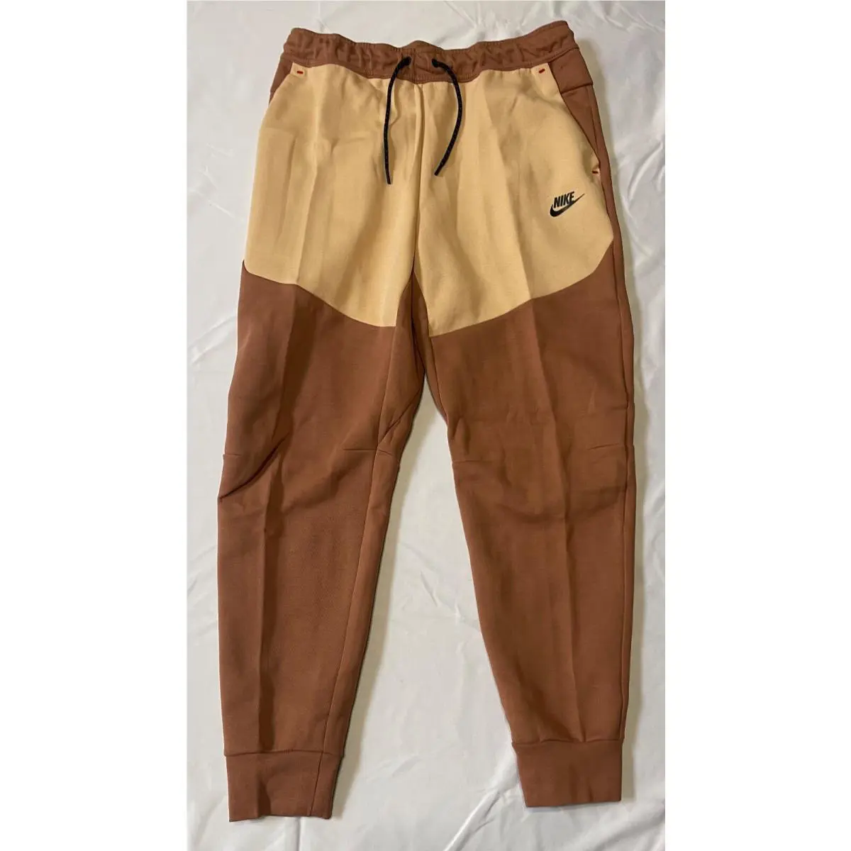 Nike clothing - Mineral Clay/White Onyx-Black (UPC: 195868392173) 3