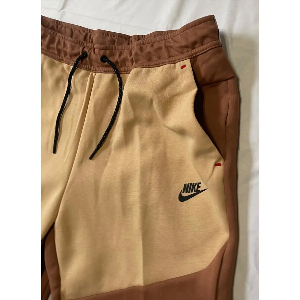 Nike clothing - Mineral Clay/White Onyx-Black (UPC: 195868392173) 4