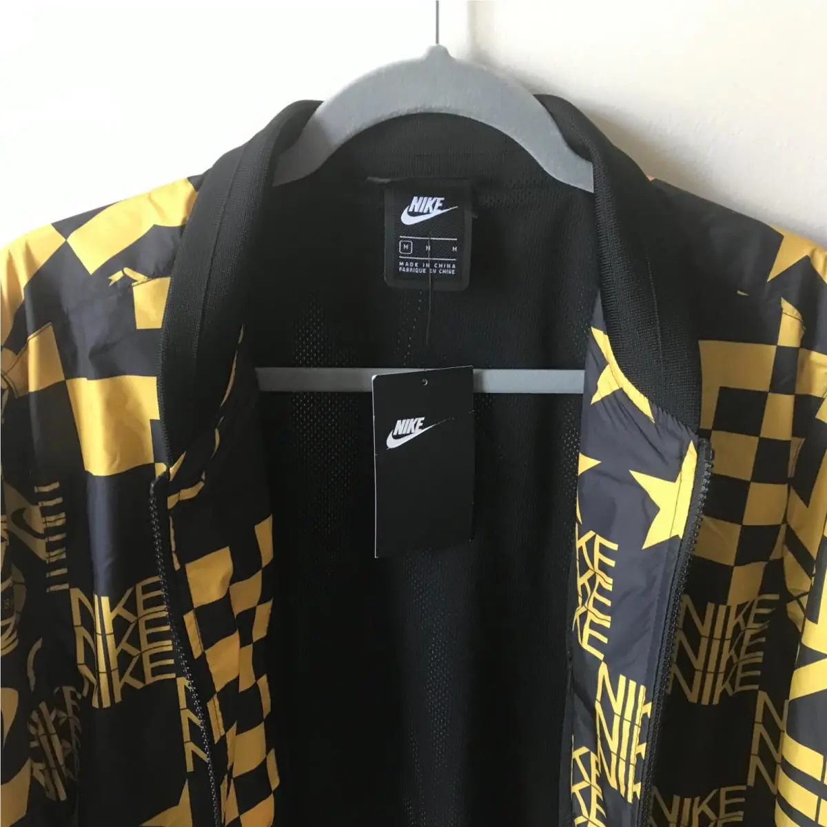 Nike clothing - Nike AR1632-741 - Black/Yellow 2