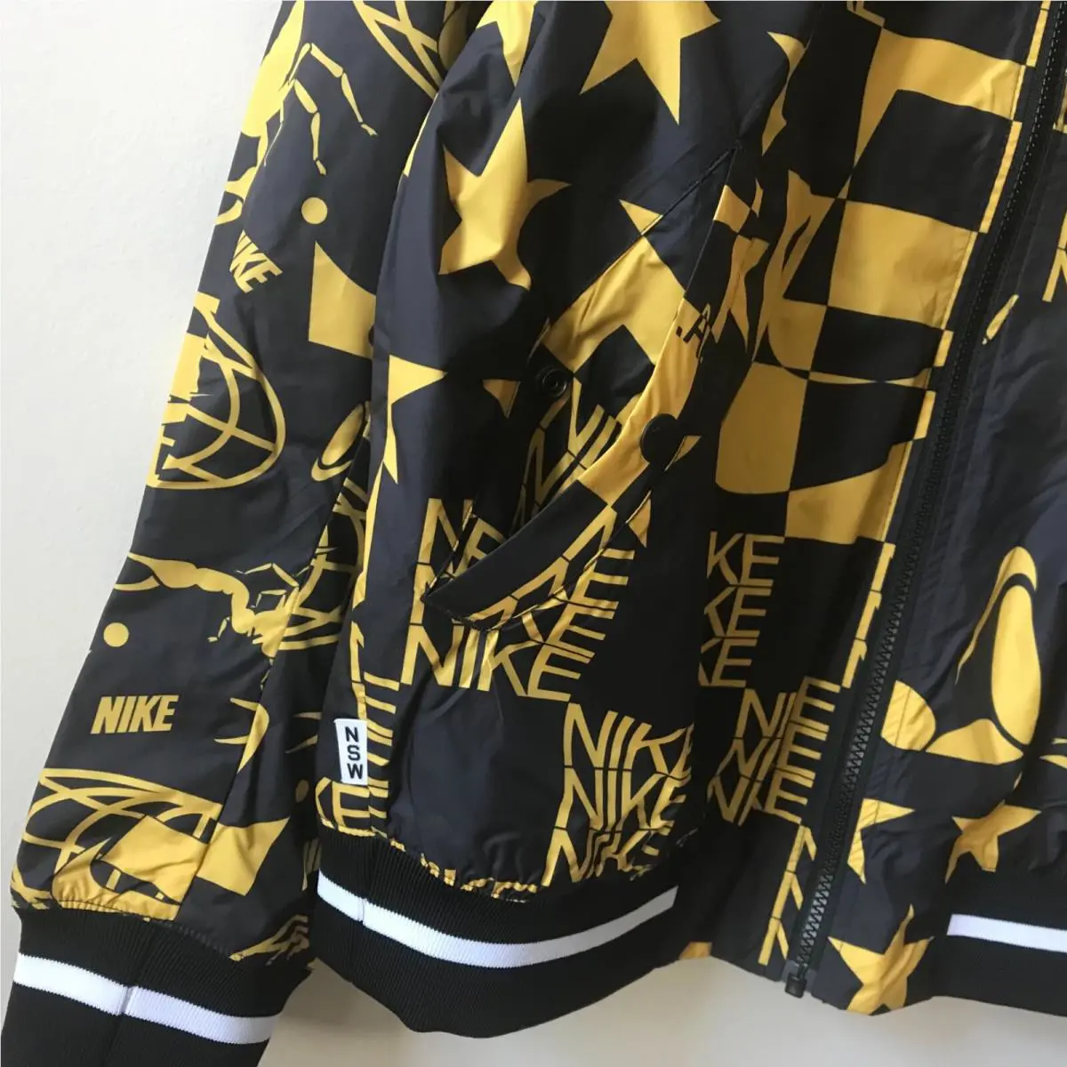 Nike clothing - Nike AR1632-741 - Black/Yellow 3