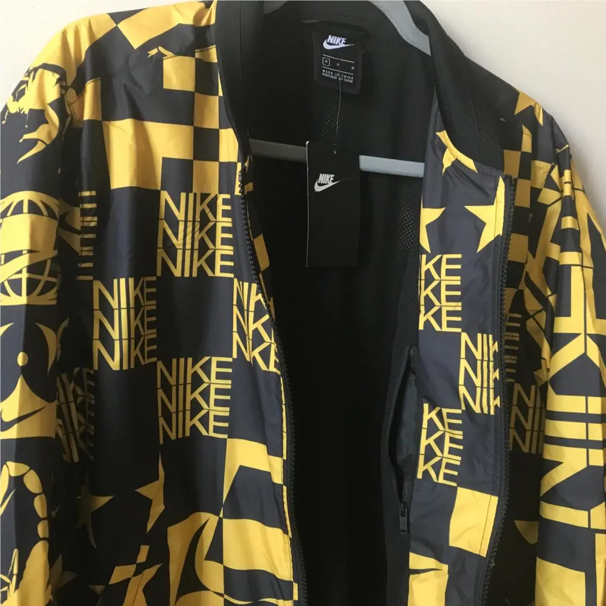 Nike clothing - Nike AR1632-741 - Black/Yellow 4