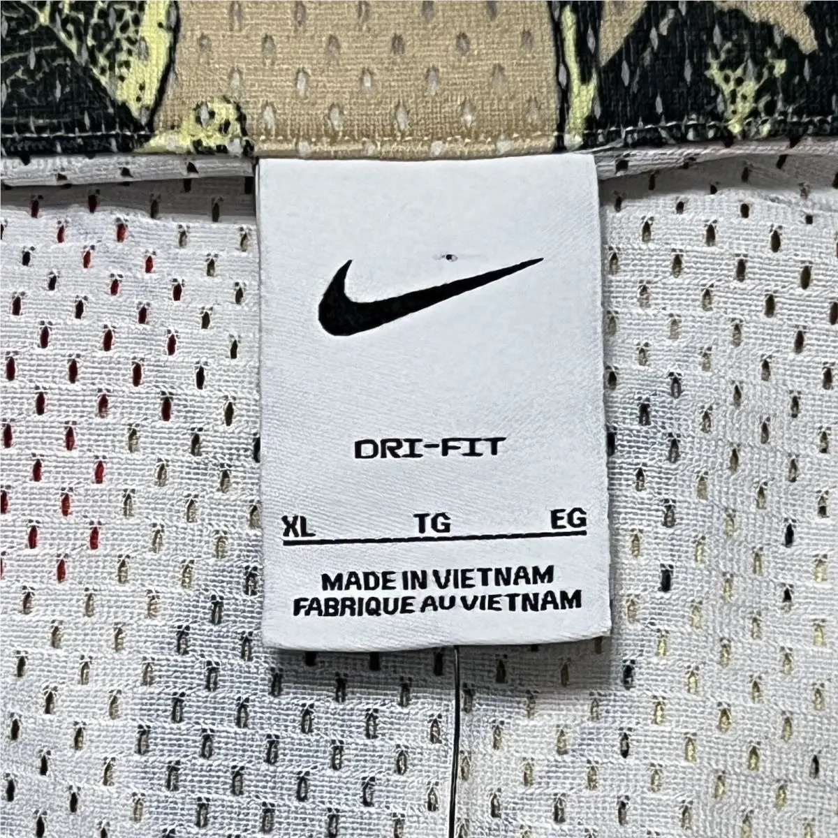 Nike clothing - FJ1650 - FJ1650 - Sanddrift (UPC: 196606117126) 1
