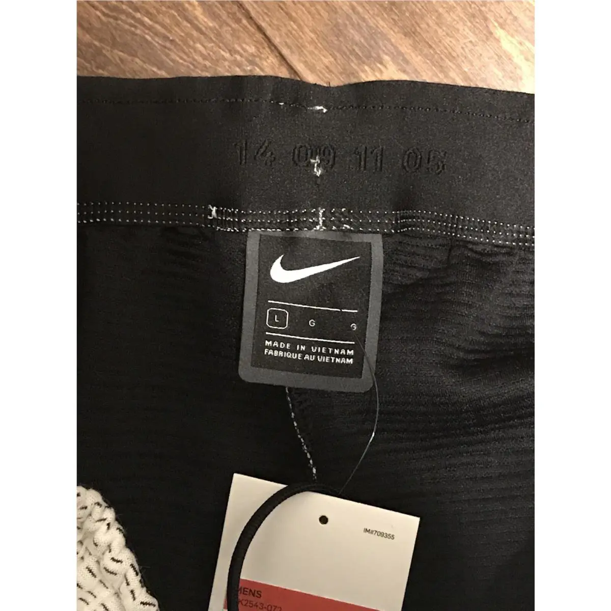 Nike clothing - White (UPC: 193658795913) 5