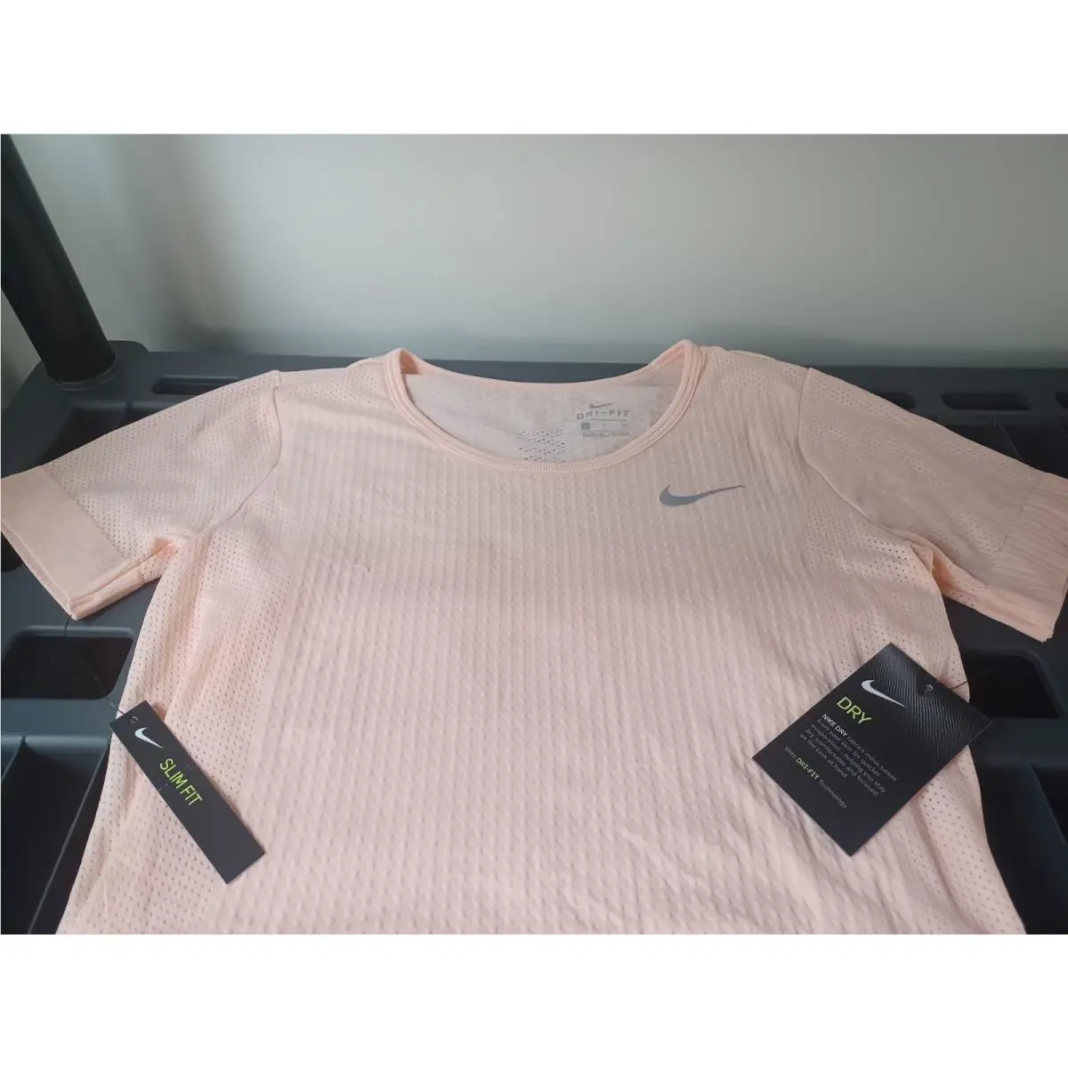 Nike clothing - Peach 3