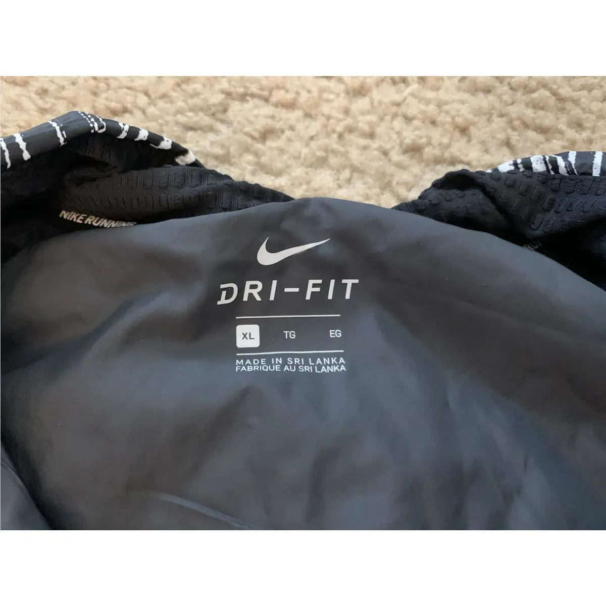 Nike clothing - Running - Running - Black and Off White (UPC: 193655293092) 5