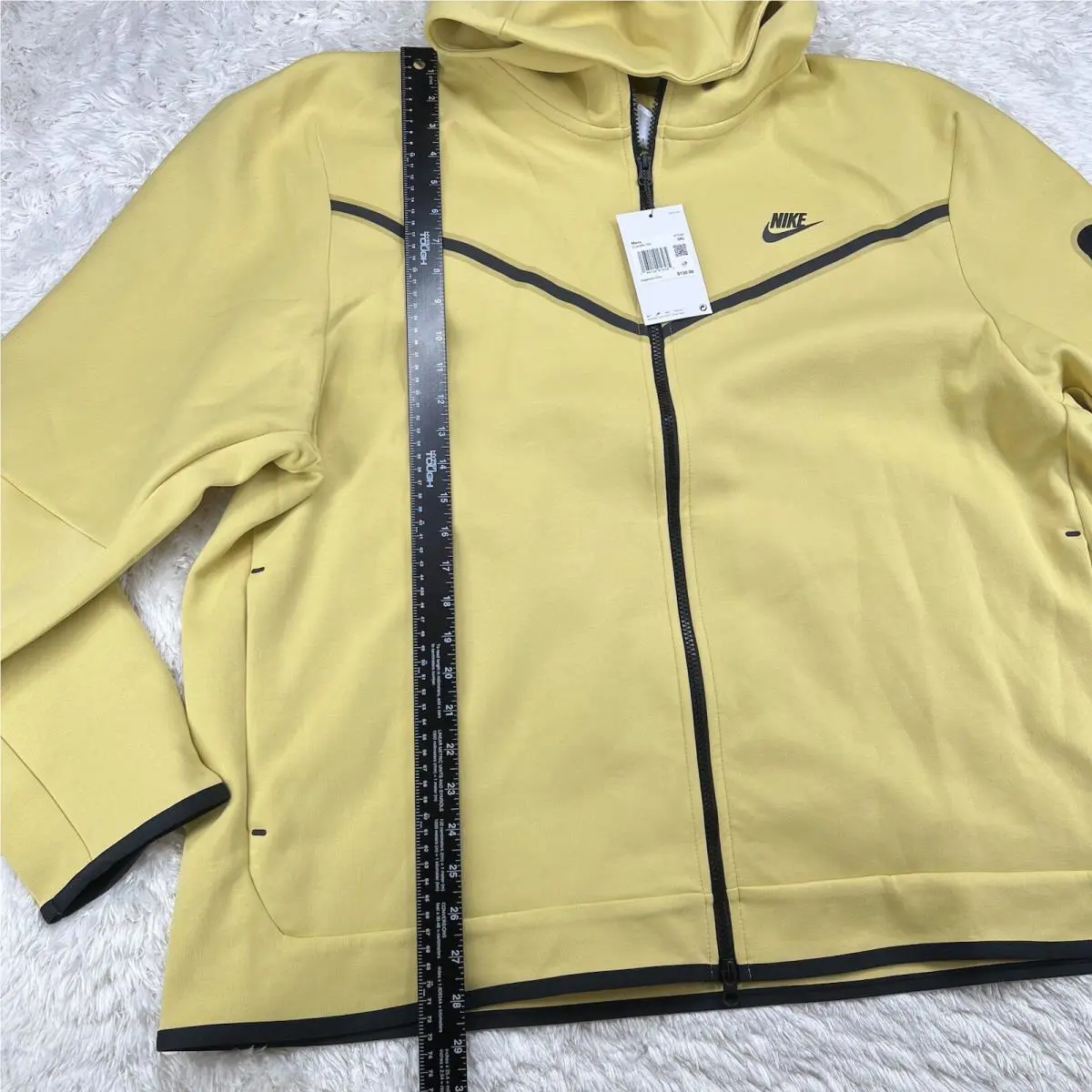 Nike clothing - Yellow 1