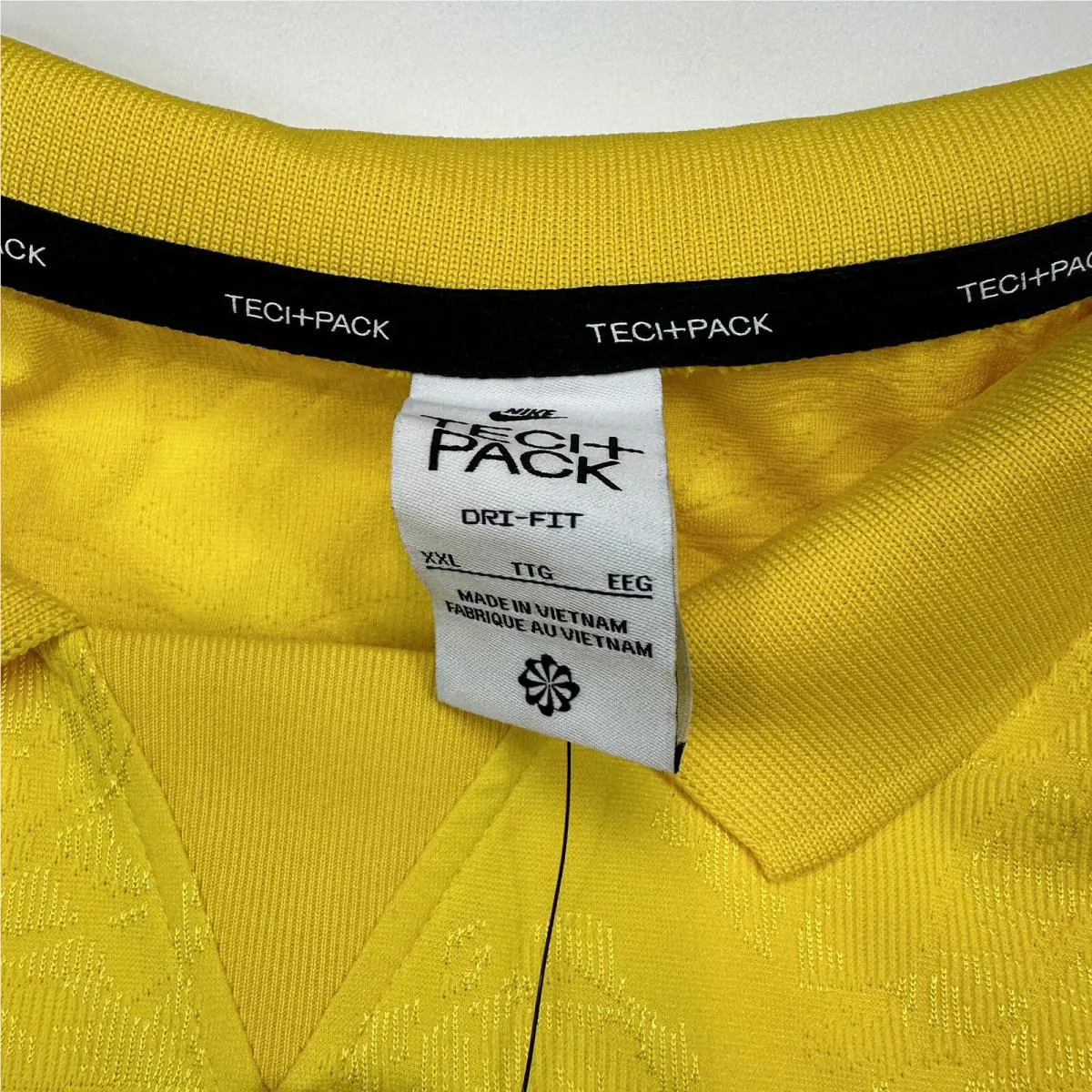 Nike clothing - Tech - Tech - Yellow 7