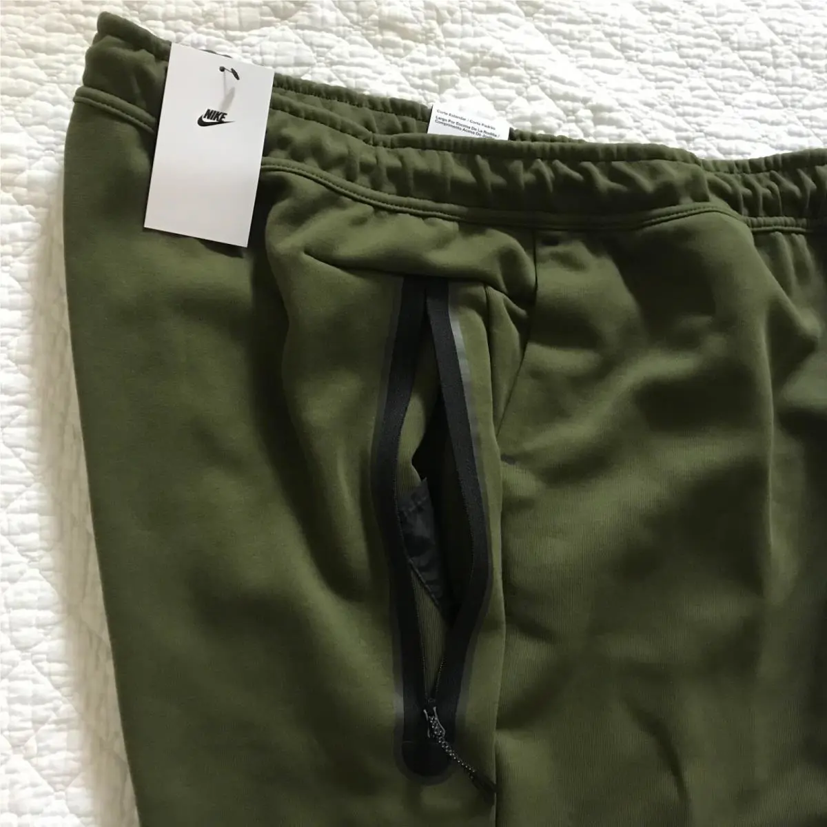 Nike clothing - Sportswear Tech - Sportswear Tech - Green (UPC: 195238927578) 4