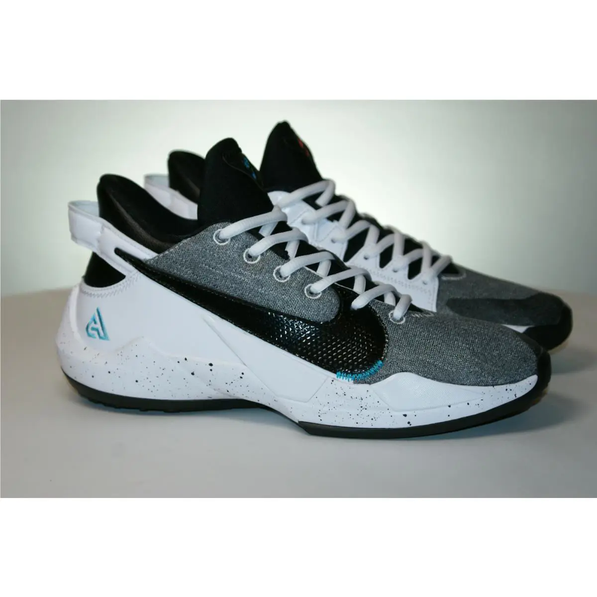 Nike shoes - GIANNIS FREAK 2 - GIANNIS FREAK - CW3227101 - White / Black / bright mango (UPC: 194958584405) 3