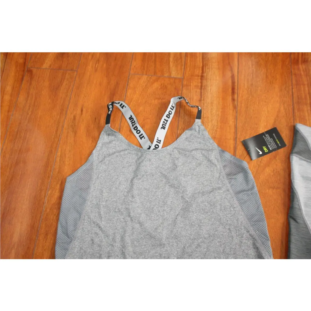 Nike clothing - Pink (UPC: 193659315486) 0