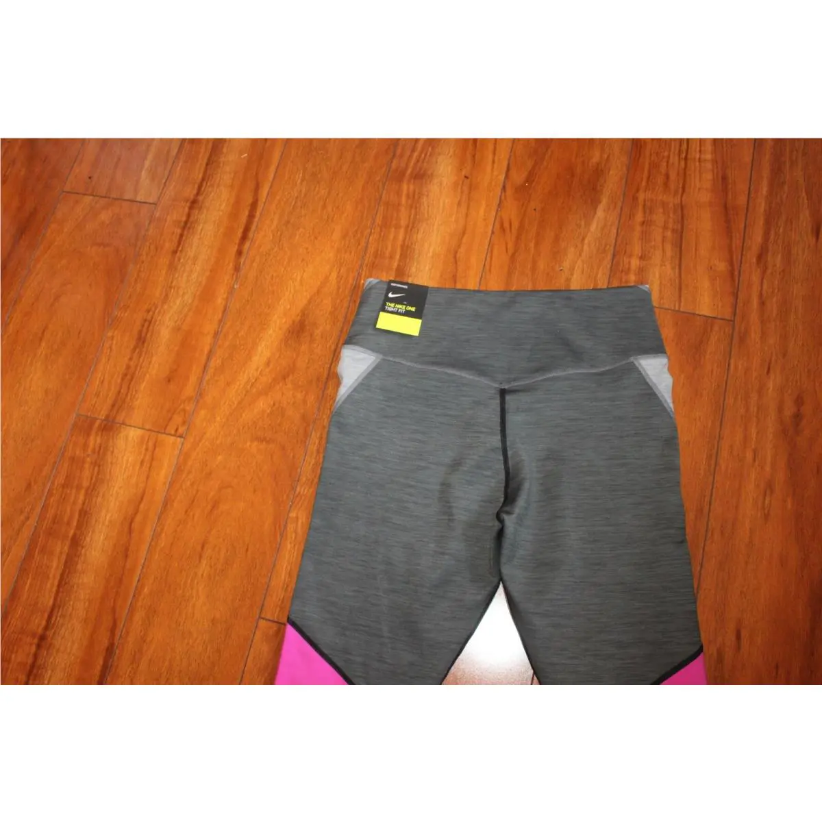 Nike clothing - Pink (UPC: 193659315486) 4