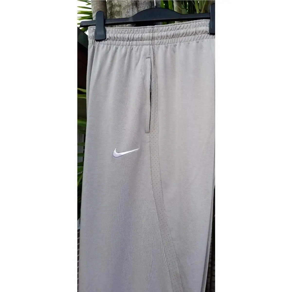 Nike clothing - Gray (UPC: 884726527269) 1