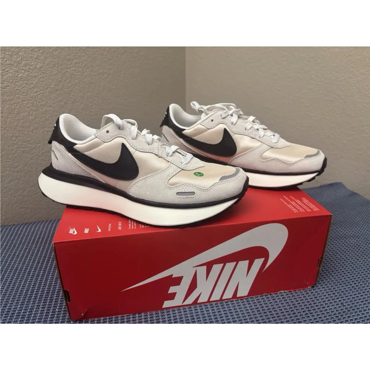Nike Women’s Phoenix Waffle Summit White Black Sanddrift Sz 10 FD2196-100