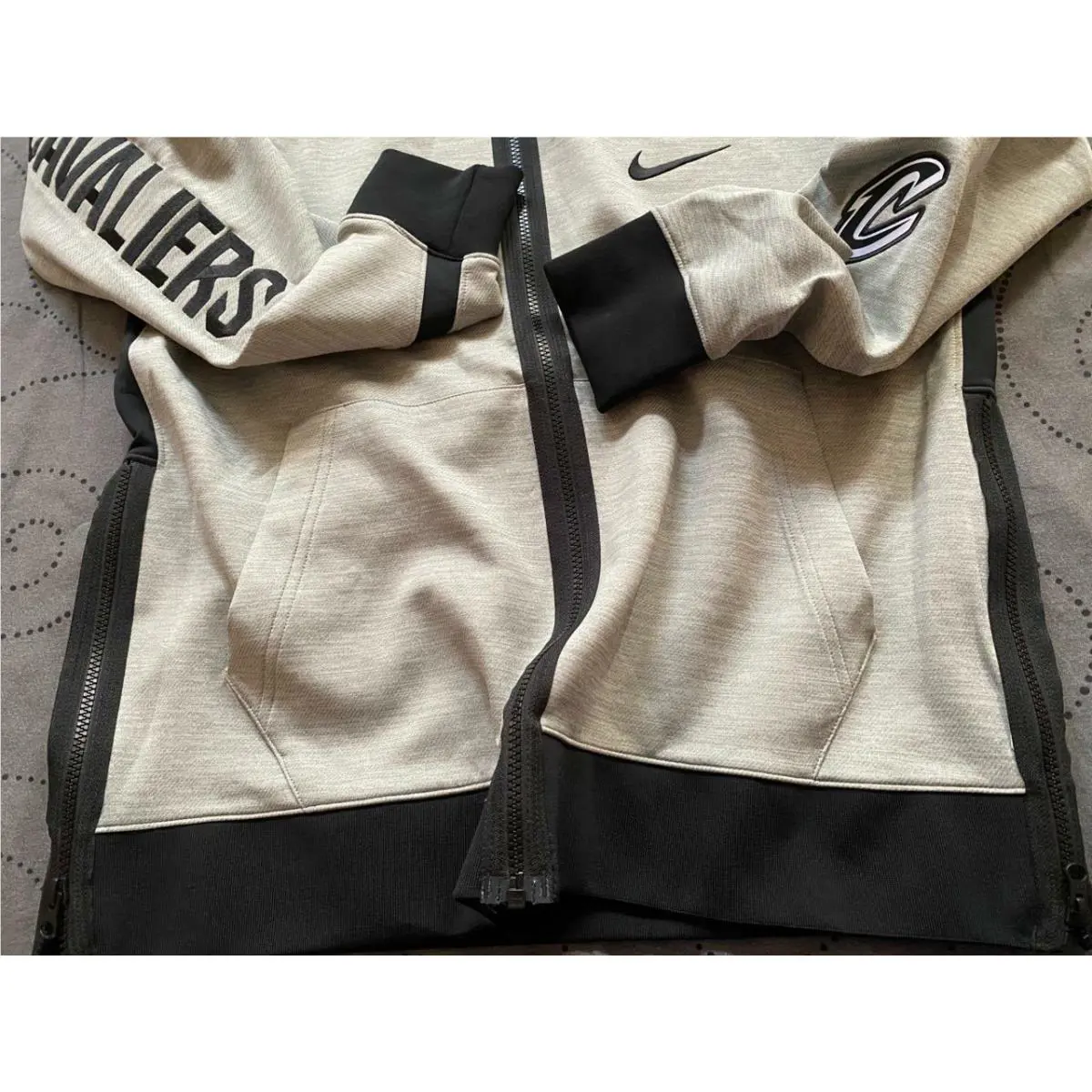 Nike clothing - GRAY +BLACK (UPC: 193148436500) 2