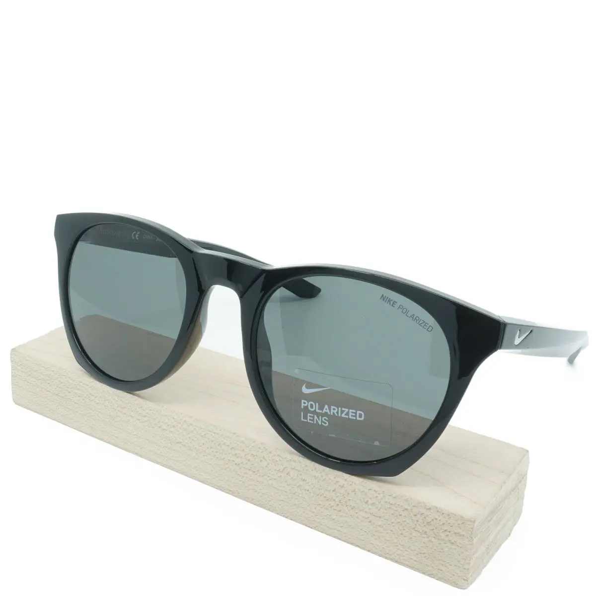 EV1120-001 Mens Nike Essential Horizon Polarized Sunglasses