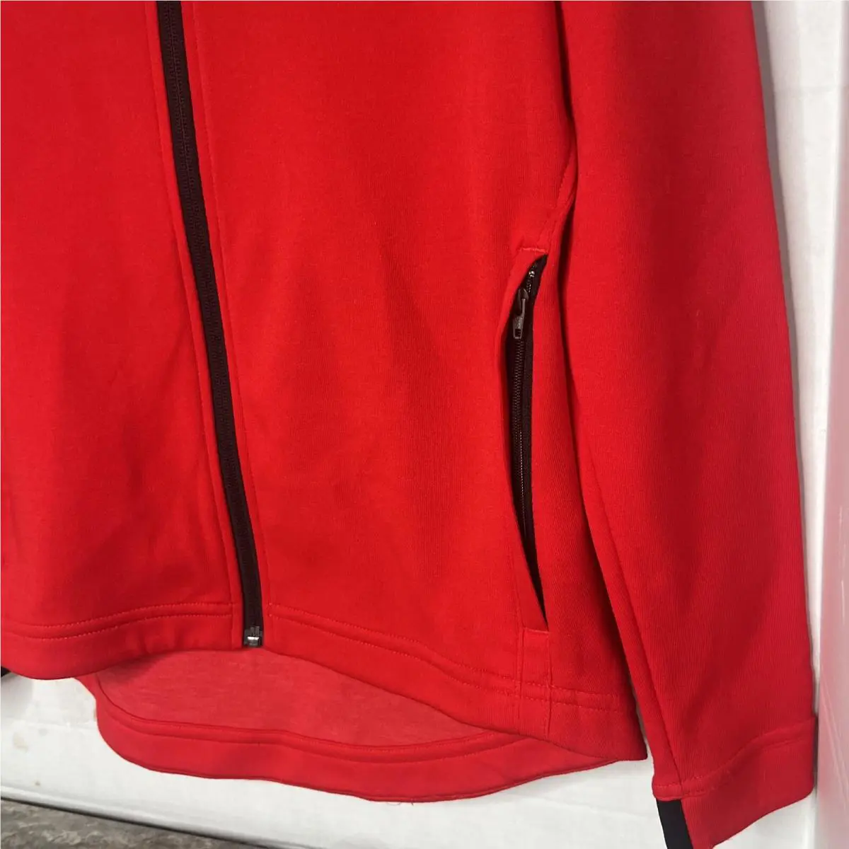 Nike clothing - Red (UPC: 0887231124213) 1