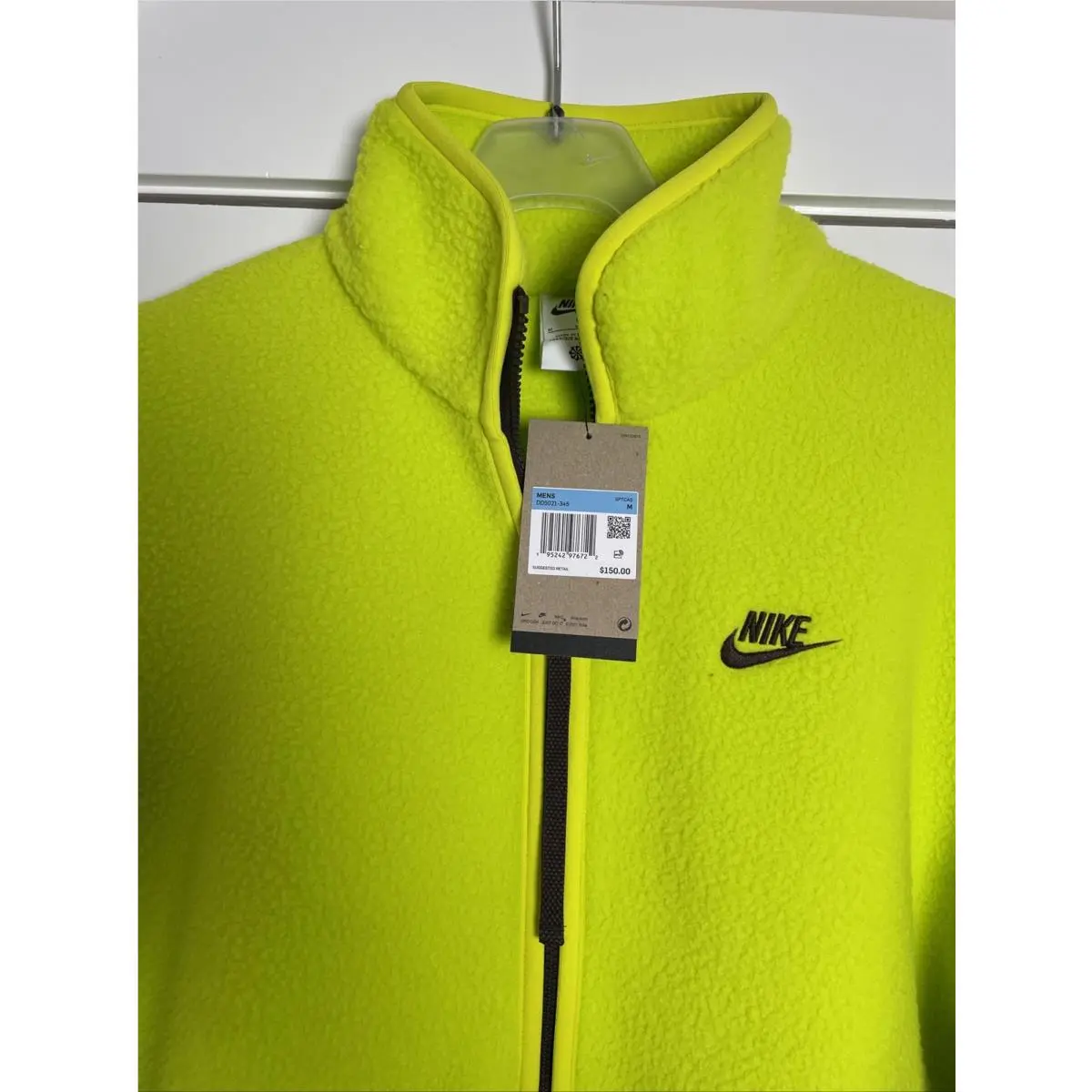 Nike clothing - Nike Sportswear Sport Essentials+ - Sportswear Sport - DD5021 345 - Neon Green, Detail: Yellow Green (UPC: 195242976722) 0