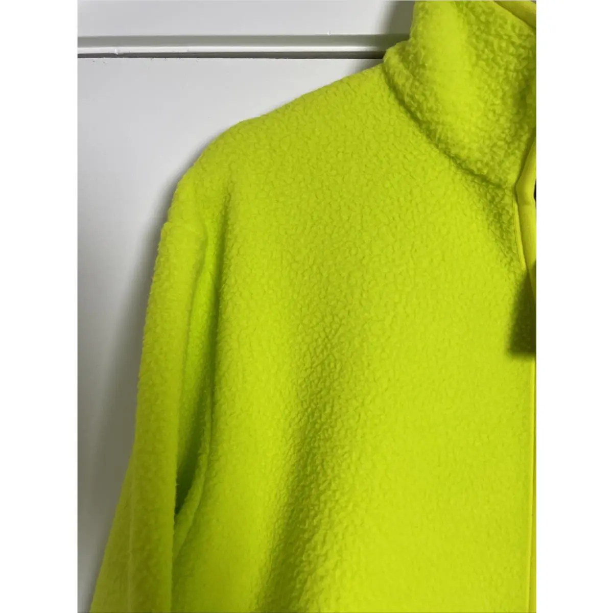 Nike clothing - Nike Sportswear Sport Essentials+ - Sportswear Sport - DD5021 345 - Neon Green, Detail: Yellow Green (UPC: 195242976722) 1
