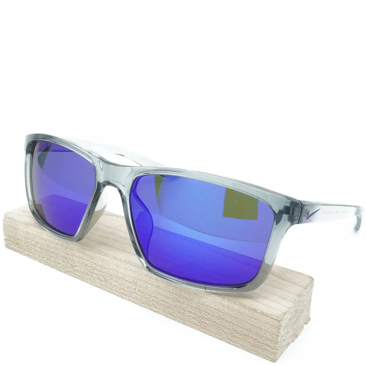 CW4642-012 Mens Nike Valiant M Sunglasses