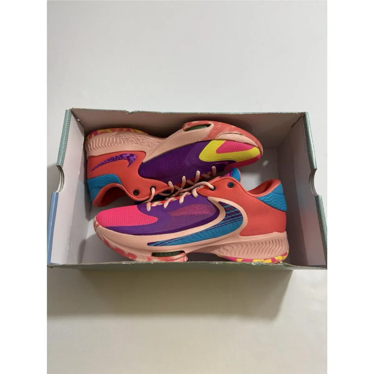 Men’s Size 11 - Nike Zoom Freak 4 Bahamas DQ3824 500