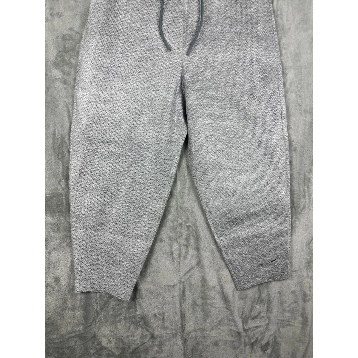 Nike clothing - Gray (UPC: 0195242454688) 1