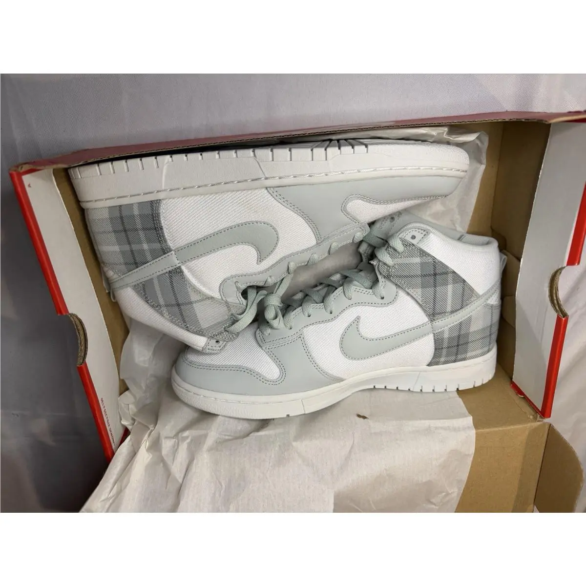 Nike Dunk High Retro SE in The Summit White / Light Silver Colorway. M
