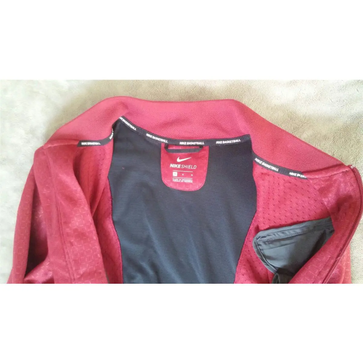 Nike clothing - Nike Shield - Shield - Maroon red (UPC: 882801315978) 3