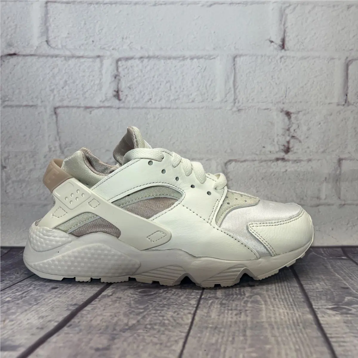 Nike shoes - Nike Wmns - Wmns - DH4439-104 - Ivory 0