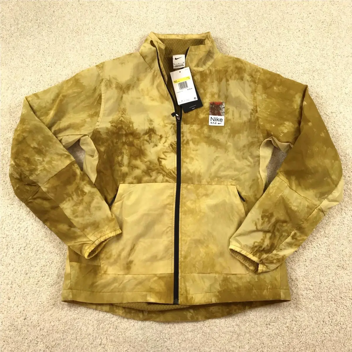 Nike Repel Studio ‘72 Jacket Mens Small Gold Yellow FB8521-716