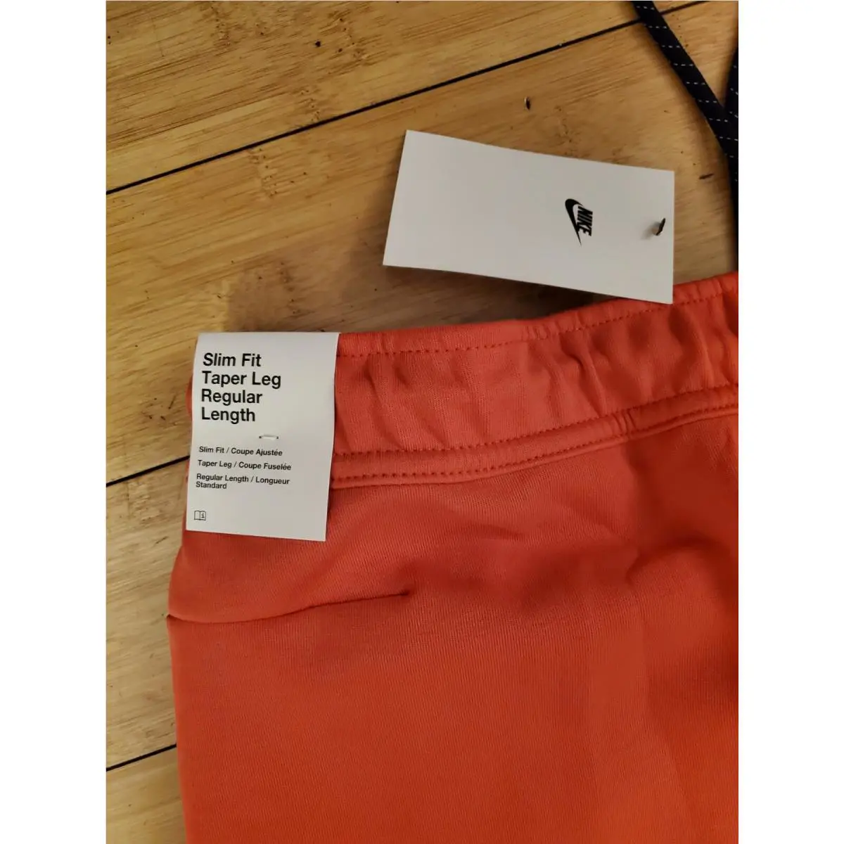 Nike clothing - Sportswear Tech - Sportswear Tech - Lobster Red 3