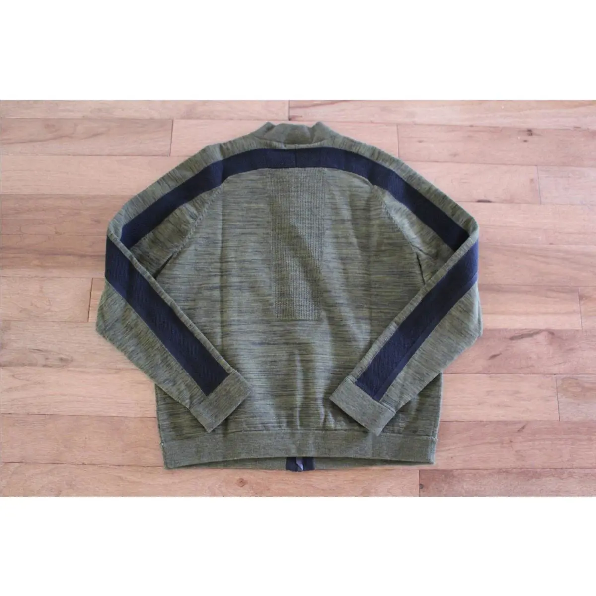 Nike clothing - Green/Black (UPC: 762052668941) 3