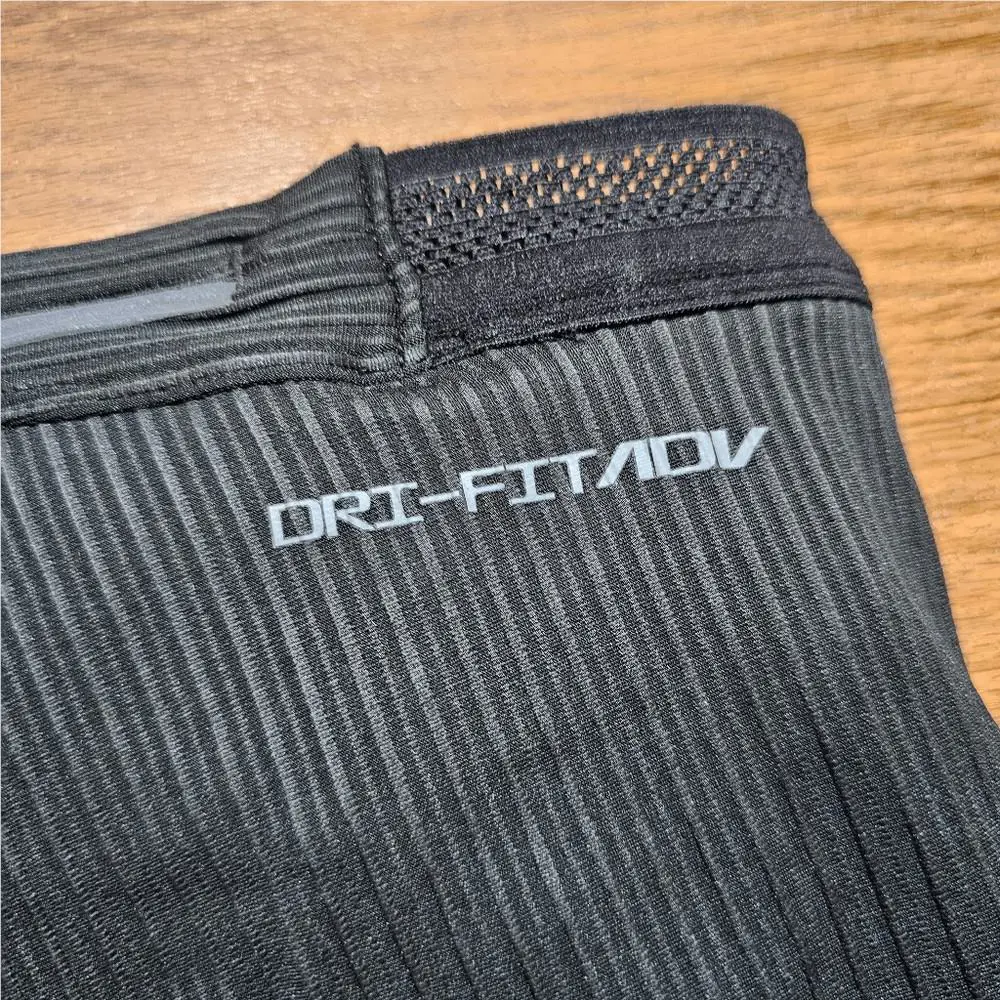 Nike clothing - Black, Exterior: Multicolor 9