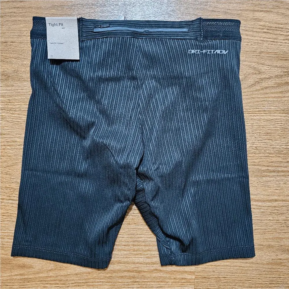 Nike clothing - Black, Exterior: Multicolor 7