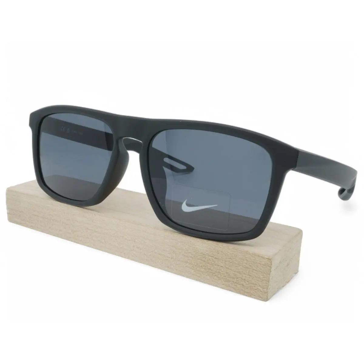 DZ7269-010 Unisex Nike NV05 LB Sunglasses