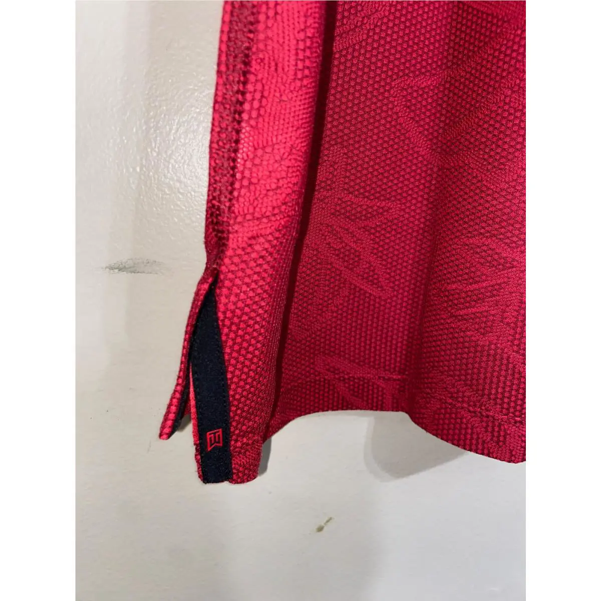 Nike clothing - TW - Red (UPC: 195868201178) 5