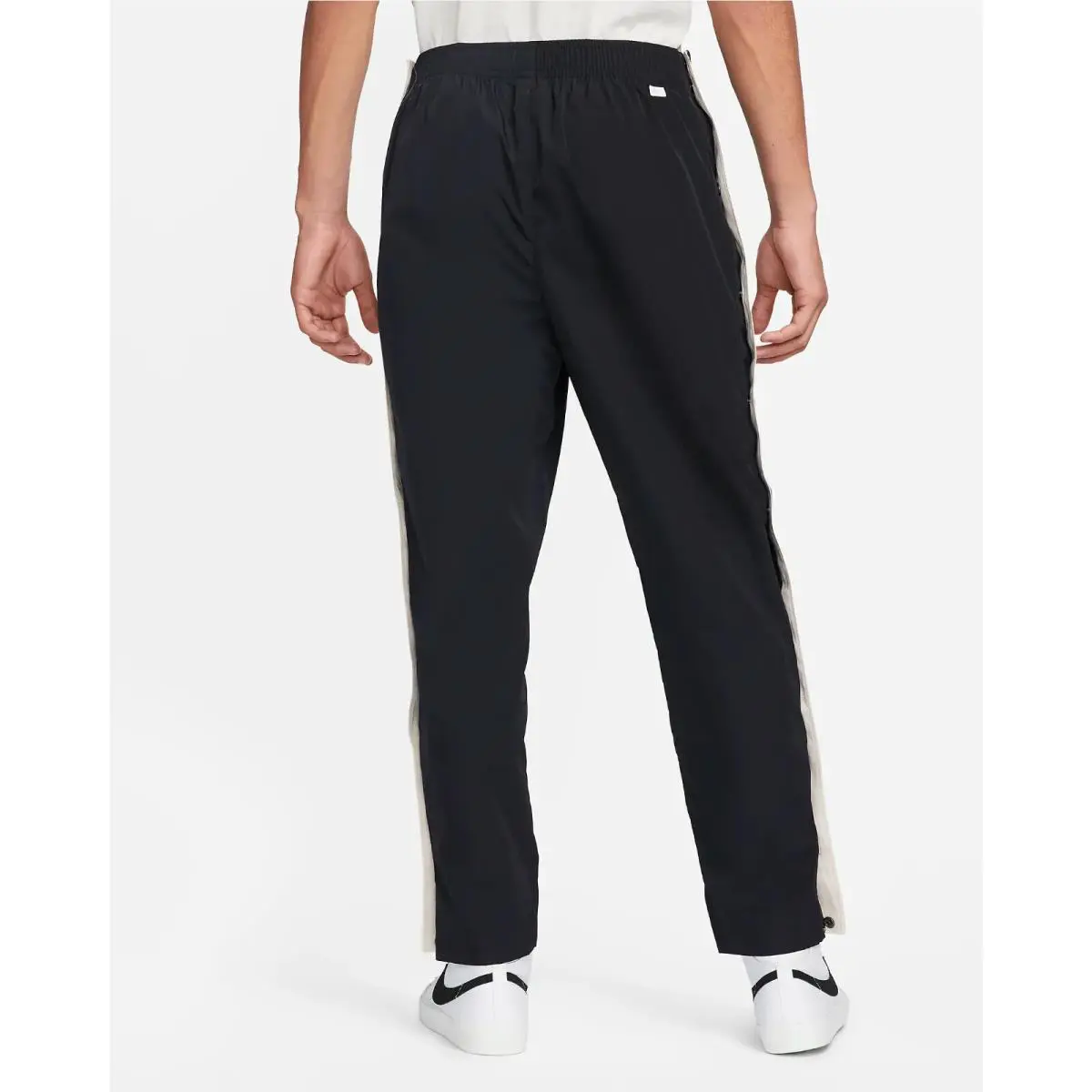 Nike clothing - Nike DM6686 010 - Black (UPC: 193146073882) 0