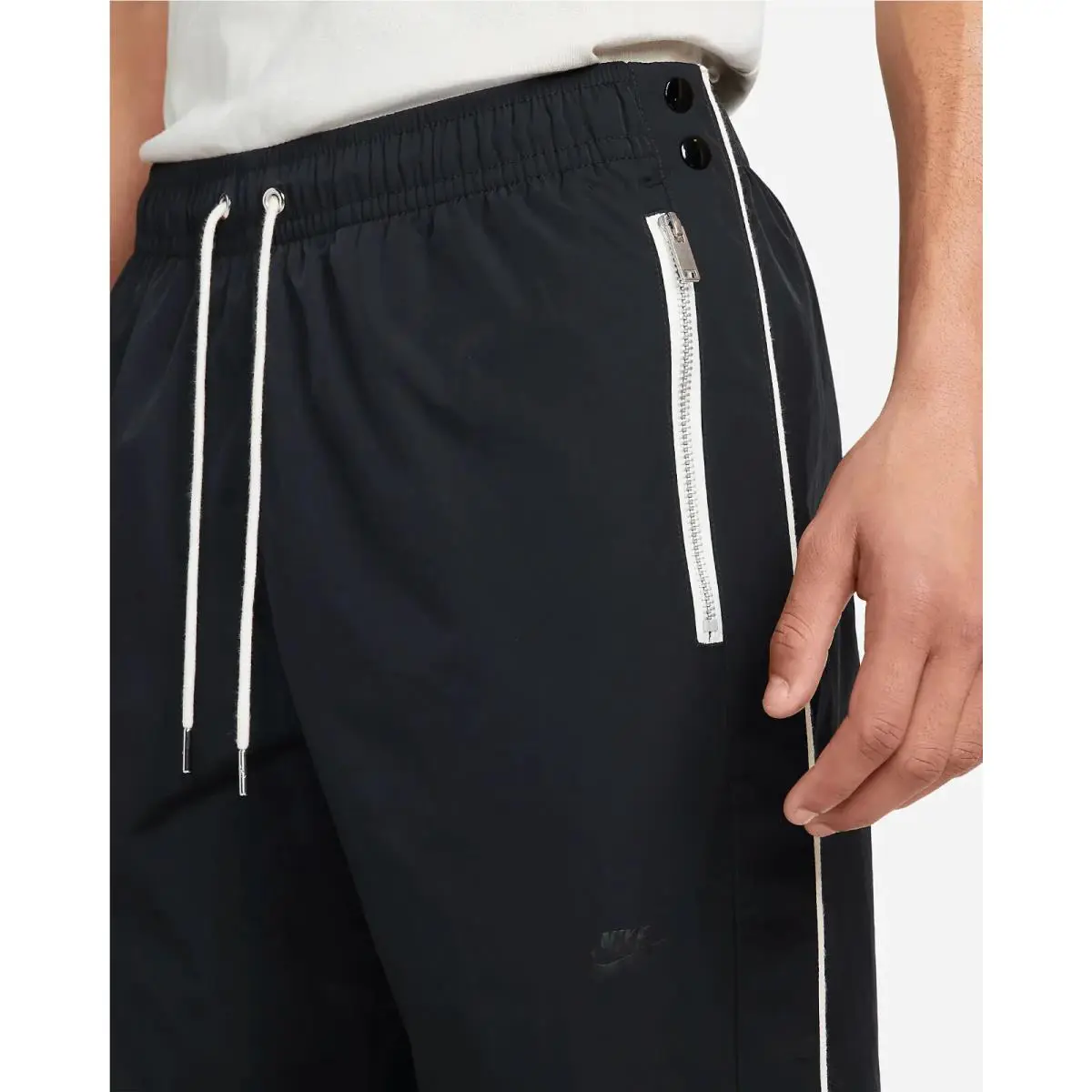Nike clothing - Nike DM6686 010 - Black (UPC: 193146073882) 1