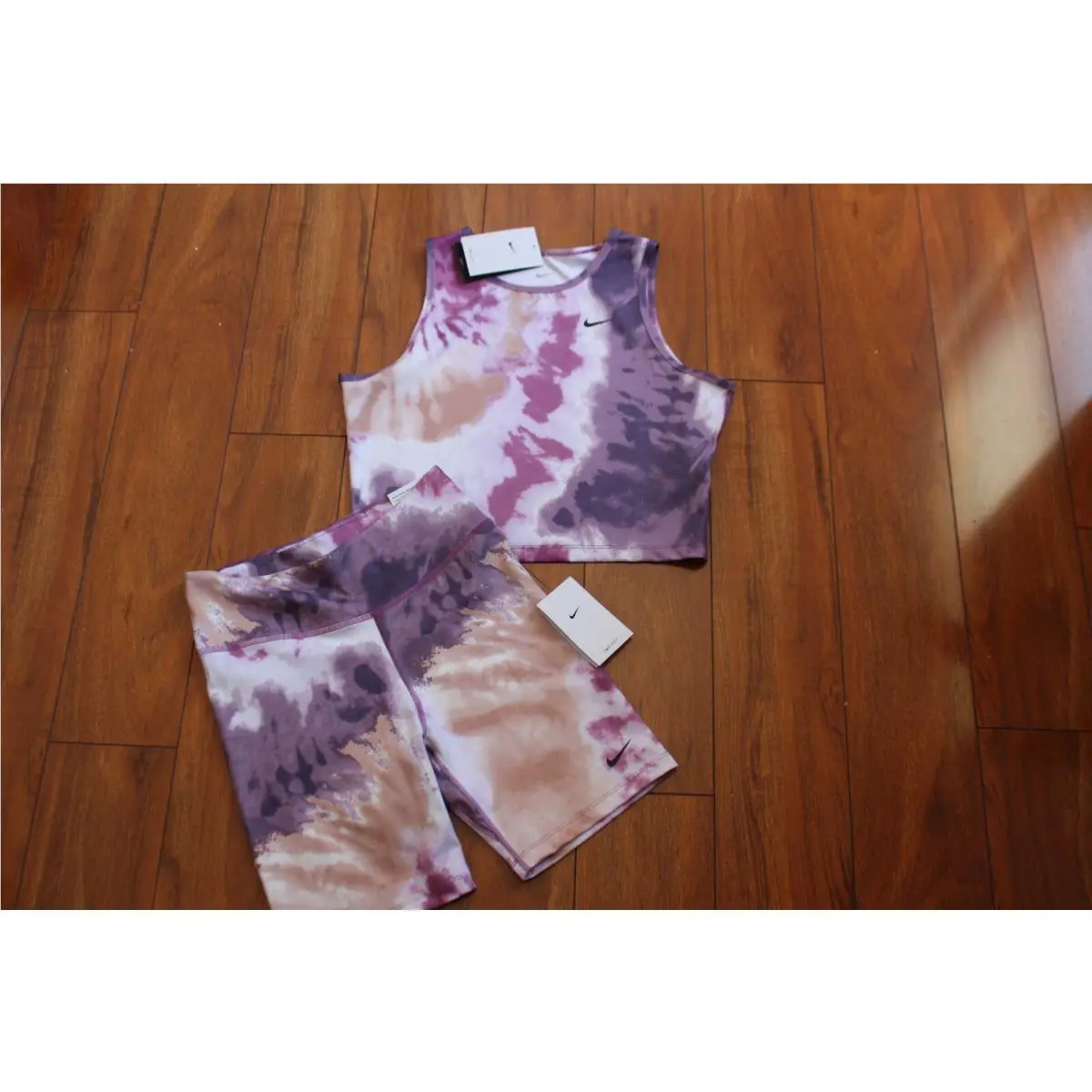 Nike clothing - Purple (UPC: 195870825294) 0