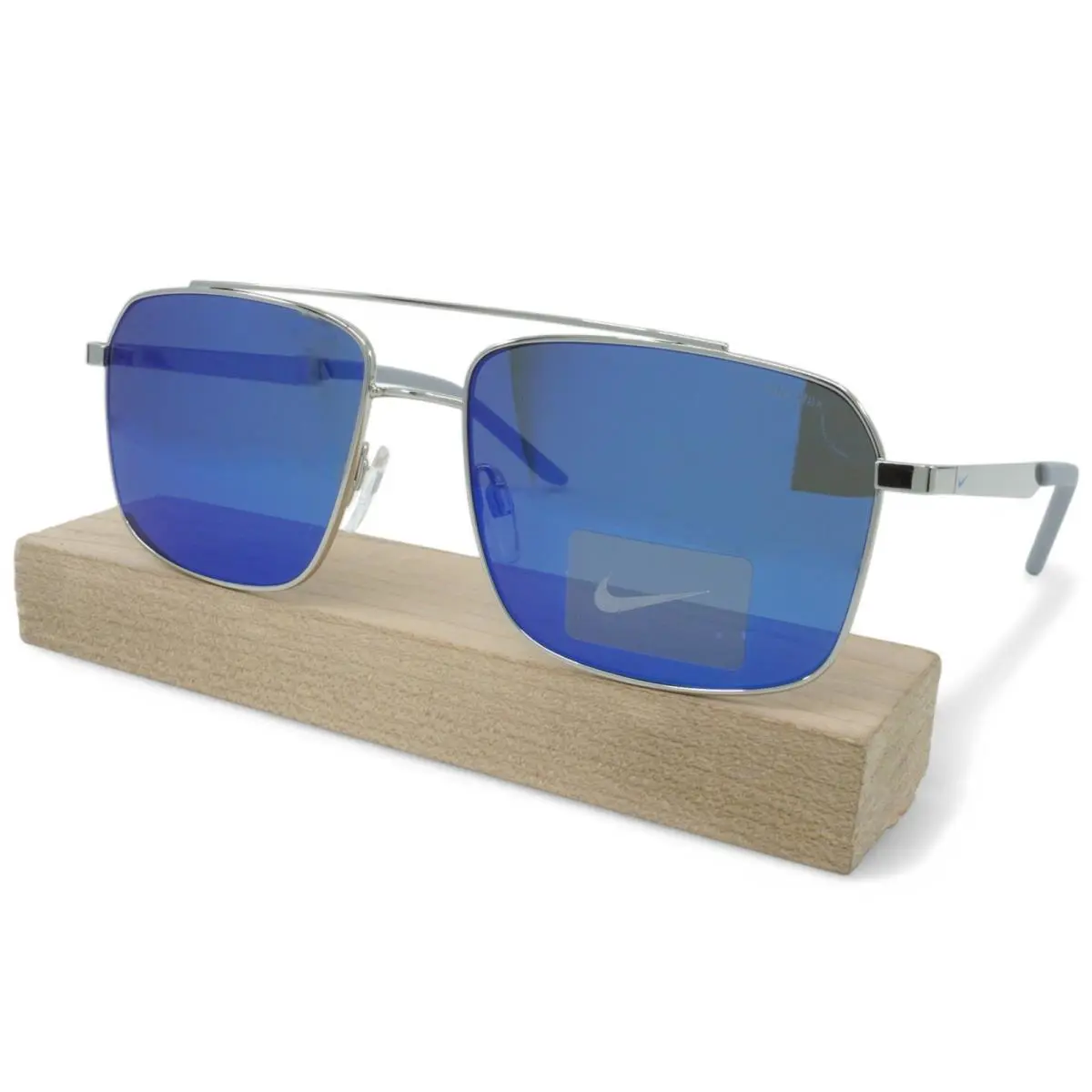 IB3676X-032 Unisex Nike Traveler Strike Sunglasses - Frame: Silver