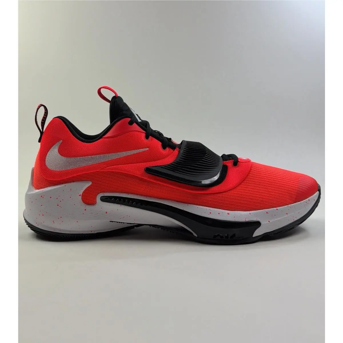 Nike Zoom Freak 3 TB Mens Size 18 Red Black White Shoes Basketball DA7845-600