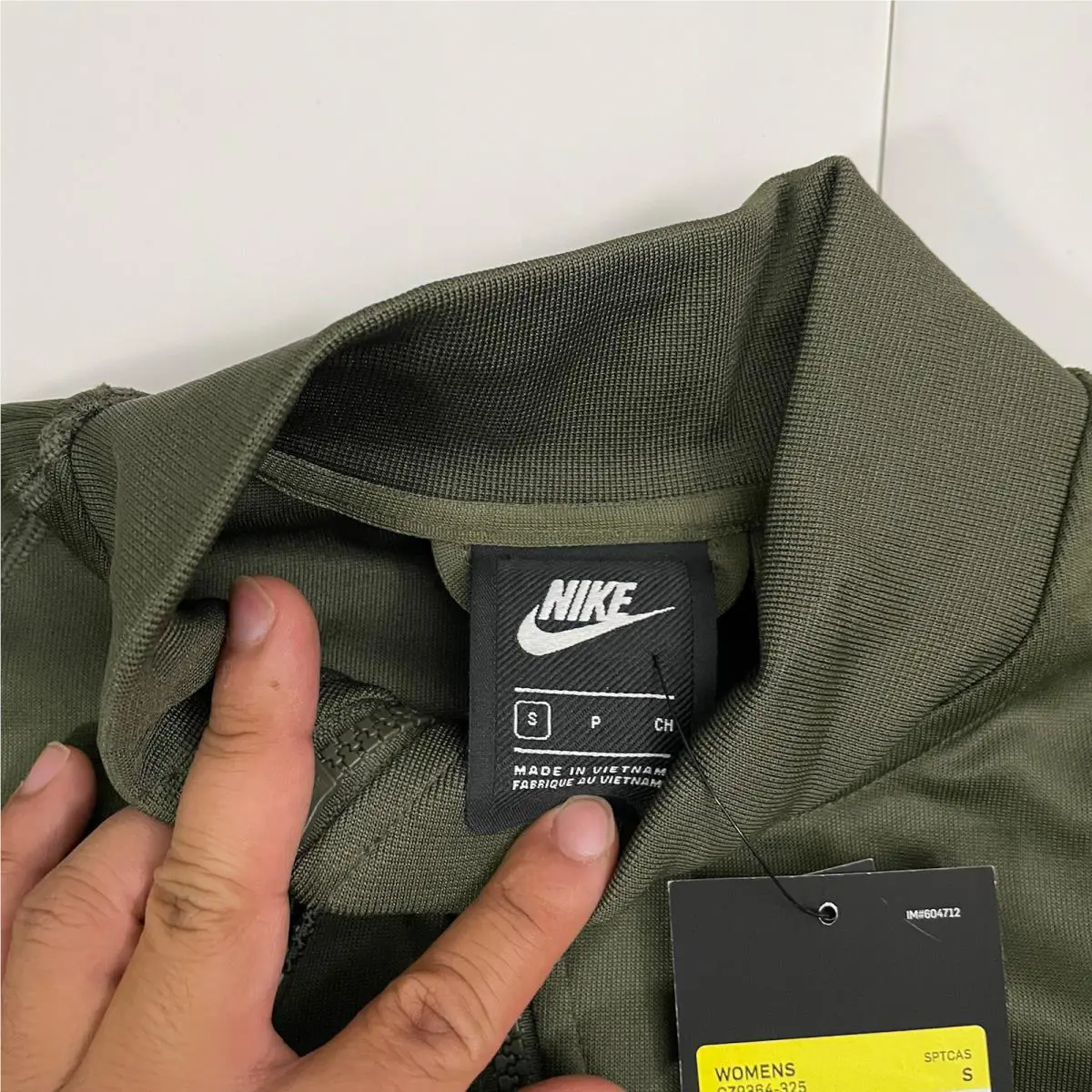 Nike clothing - CZ9364-325 - CZ9364-325 - Green (UPC: 194502852356) 3
